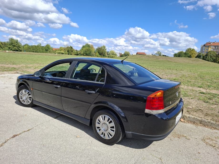 Opel Vectra 1,9 CDTI 88kw 6 brzina 1 vlasnik, pogled izvana - slika 3
