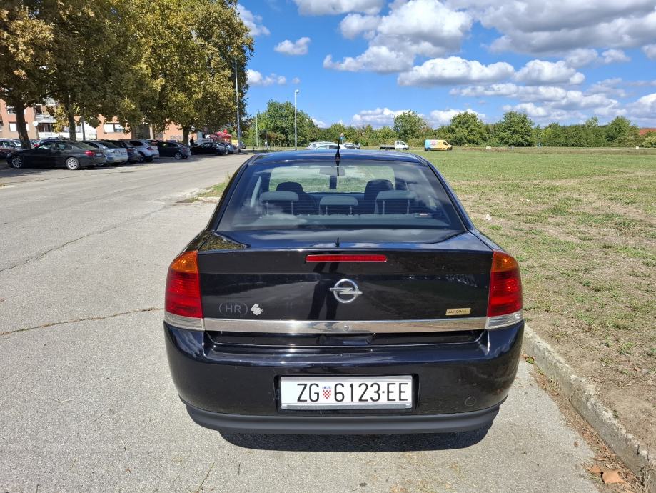 Opel Vectra 1,9 CDTI 88kw 6 brzina 1 vlasnik, pogled izvana - slika 4