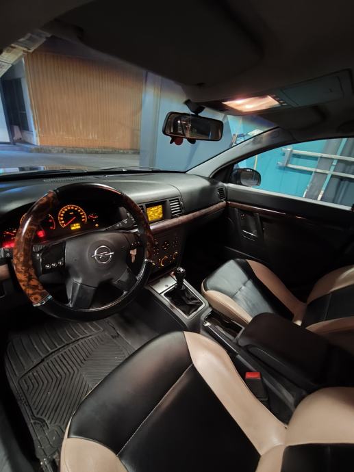 Opel Vectra 2,2, fotografija 5