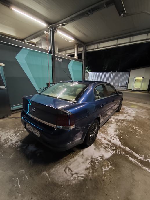 Opel Vectra 2,2, fotografija 3