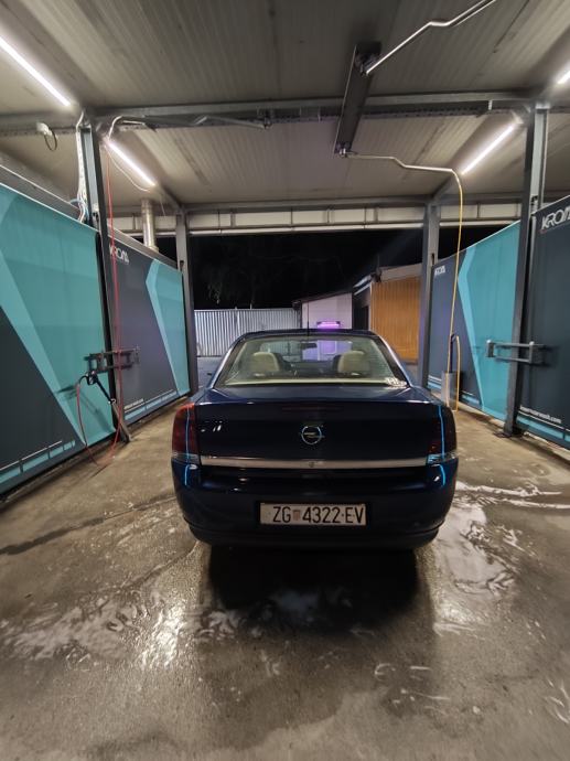 Opel Vectra 2,2, fotografija 4