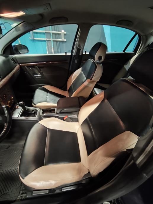 Opel Vectra 2,2, fotografija 6