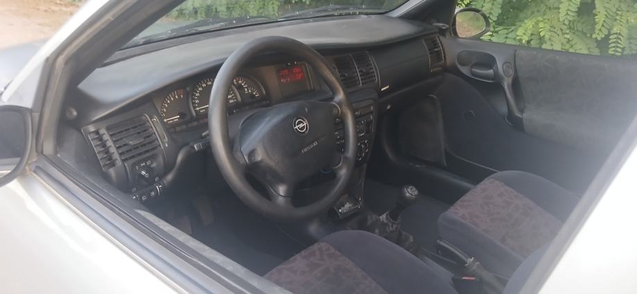 Opel Vectra GL 1,6 i, fotografija 4