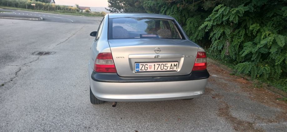 Opel Vectra GL 1,6 i, fotografija 3
