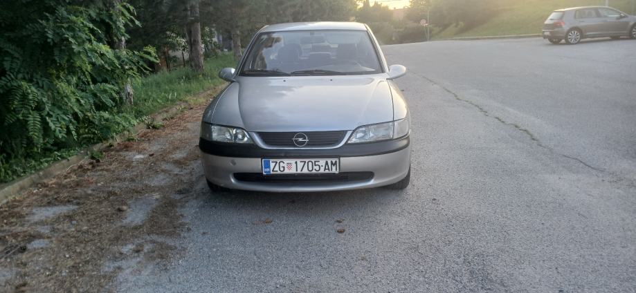 Opel Vectra GL 1,6 i, fotografija 2