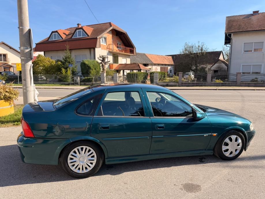 Opel Vectra GL 2,0 DTI 16V KLIMA REG 6 MJ 2027, fotografija 9