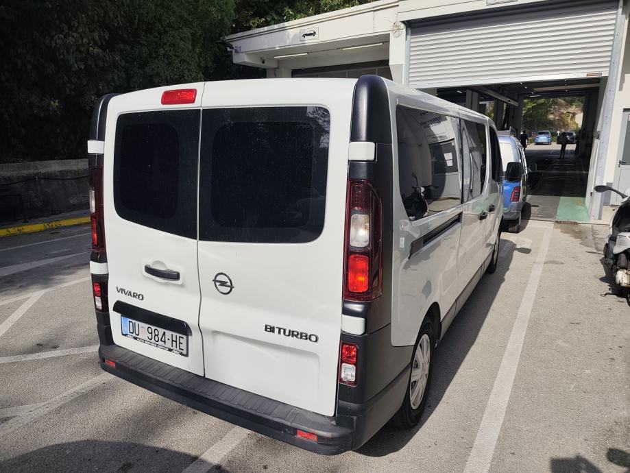 Opel Vivaro 1.6 biturbo Long, fotografija 2
