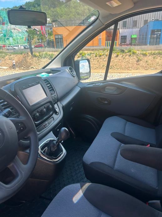 Opel Vivaro 8+1, fotografija 7