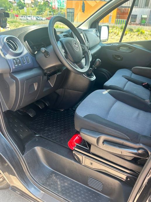 Opel Vivaro 8+1, fotografija 8