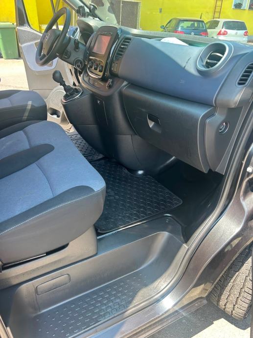 Opel Vivaro 8+1, fotografija 14