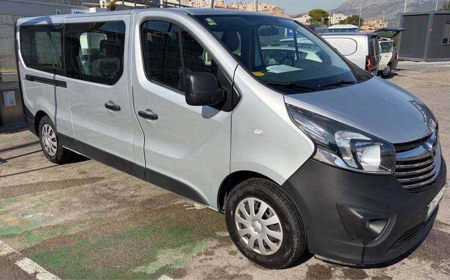 Opel Vivaro 2019/179000 km-nije uvoz-U Solinu-15.500e, fotografija 3