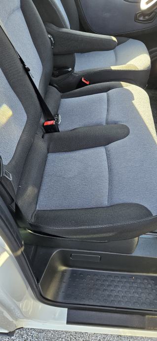 Opel Vivaro L2H1 1,6 CDTI Kupljen novi u HR 50.000km Dupla klima, fotografija 7