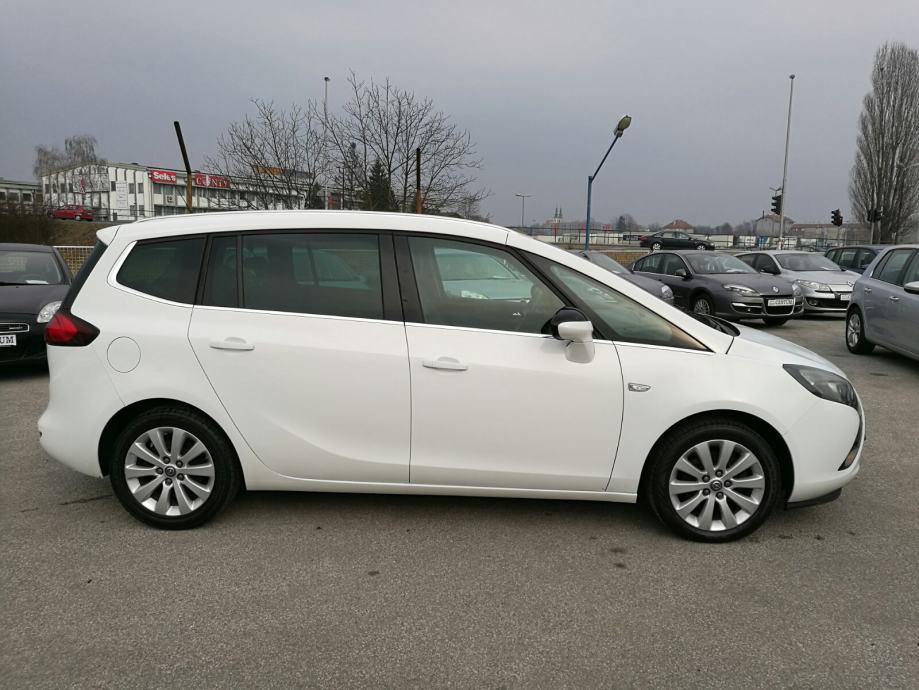 Opel zafira 2015