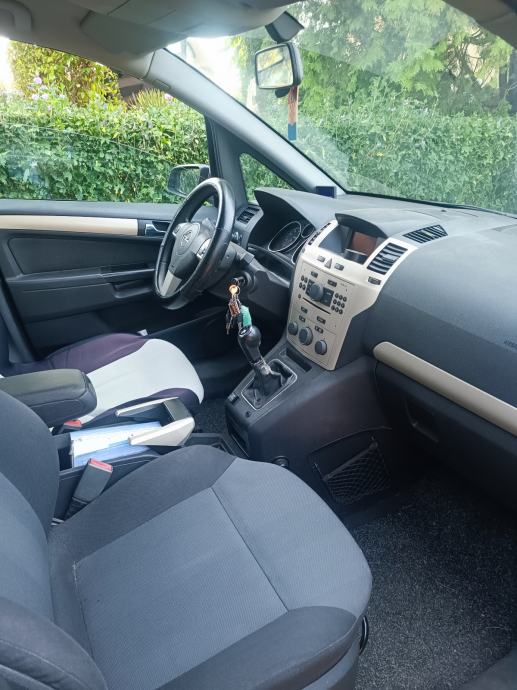 Opel Zafira 1,8 plin, fotografija 5