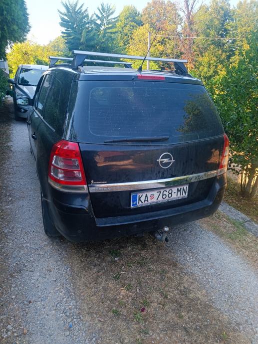 Opel Zafira 1,8 plin, fotografija 3