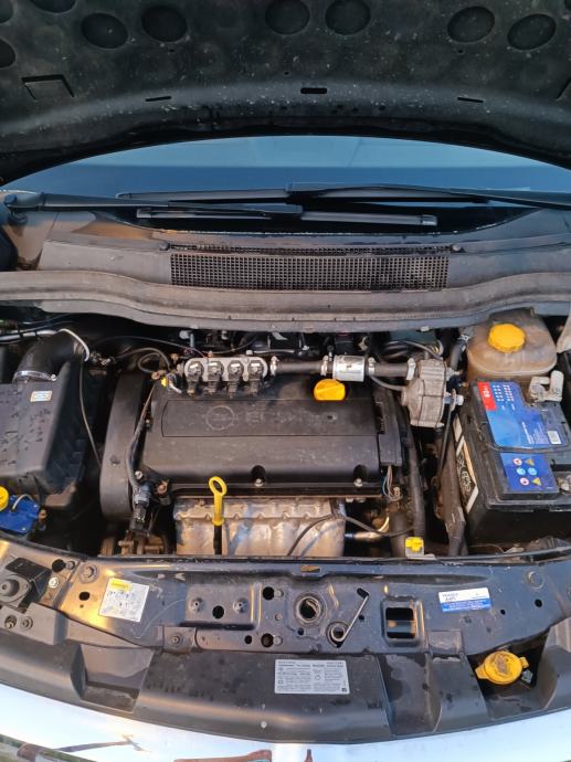 Opel Zafira 1,8 plin, fotografija 7