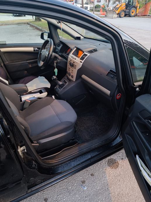Opel Zafira 1,8 plin, fotografija 8
