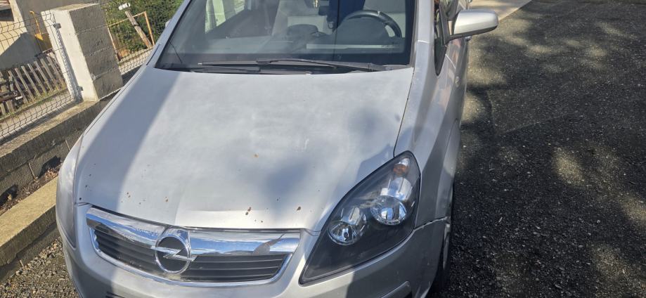 Opel Zafira 1,9 CDTI automatik 7 sjedala uredno odjevljen., fotografija 3
