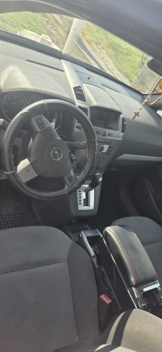 Opel Zafira 1,9 CDTI automatik 7 sjedala uredno odjevljen., fotografija 5