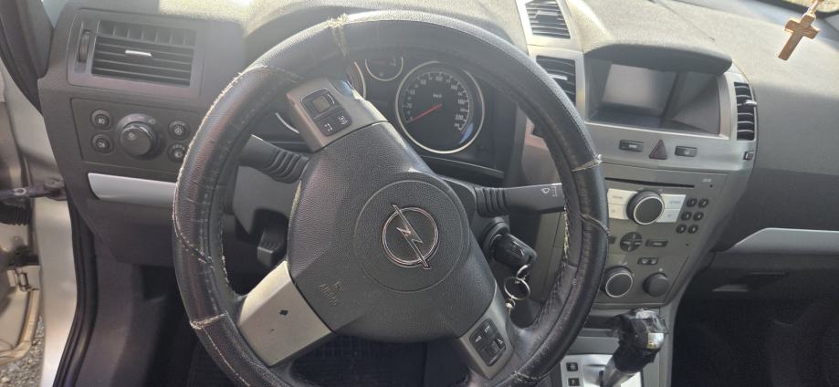 Opel Zafira 1,9 CDTI automatik 7 sjedala uredno odjevljen., fotografija 6