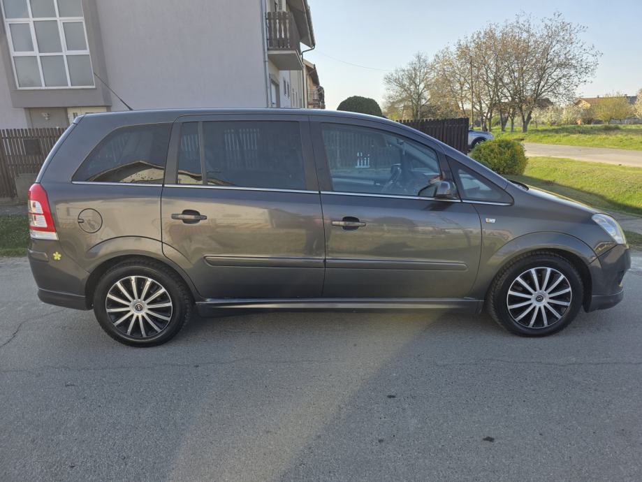 Opel Zafira 1,9 CDTI ----ODLIČNA---7 SJEDALA, fotografija 15