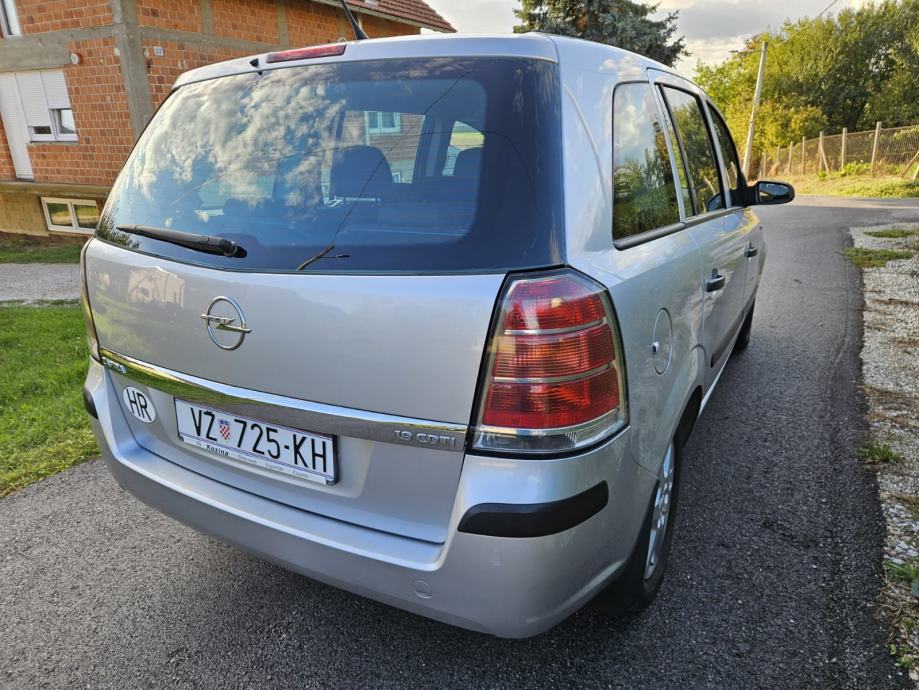 Opel Zafira 1,9 CDTI, reg.do 12.mj.,7 sjedala, vlasnik 15 g., fotografija 20