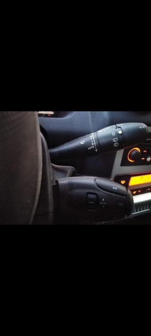 Peugeot 1007 1,6 HDI, fotografija 9
