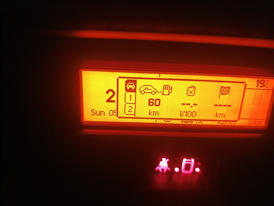 Peugeot 1007 1,6 HDI, fotografija 6