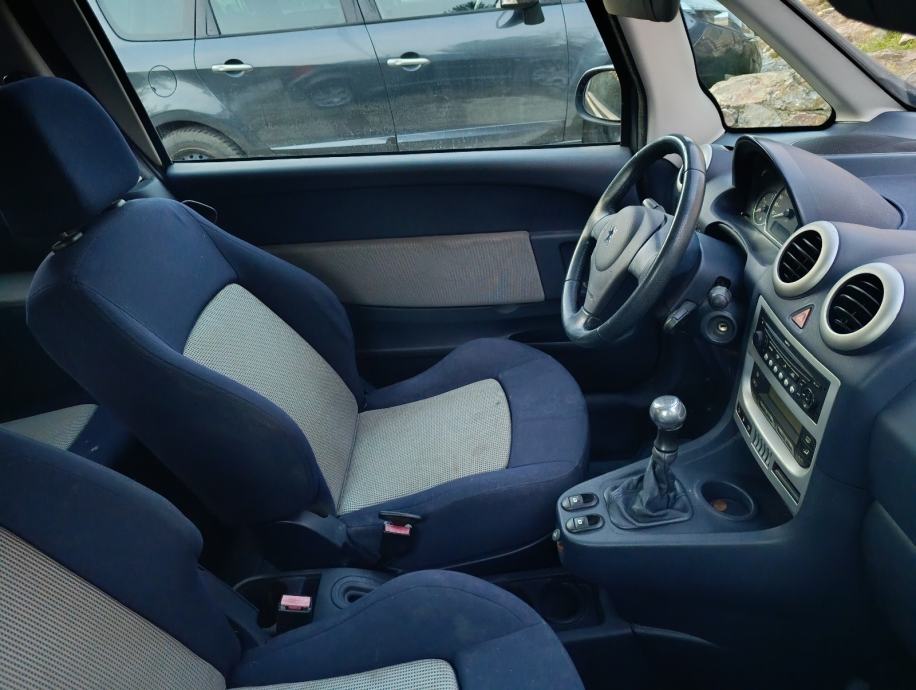 Peugeot 1007 1,6 HDI, fotografija 7
