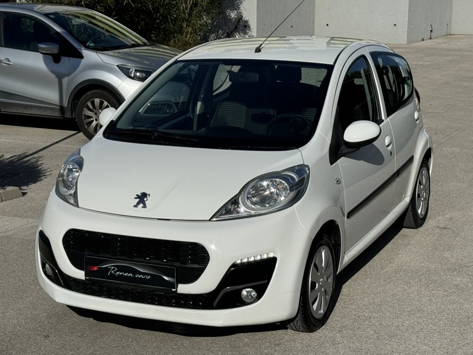 peugeot-107-1-0-automatic-f1-2013-god
