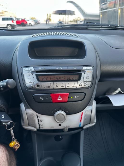 Peugeot 107 1,0 Automatik*Reg.06/2027*111TKM*Klima*, fotografija 13