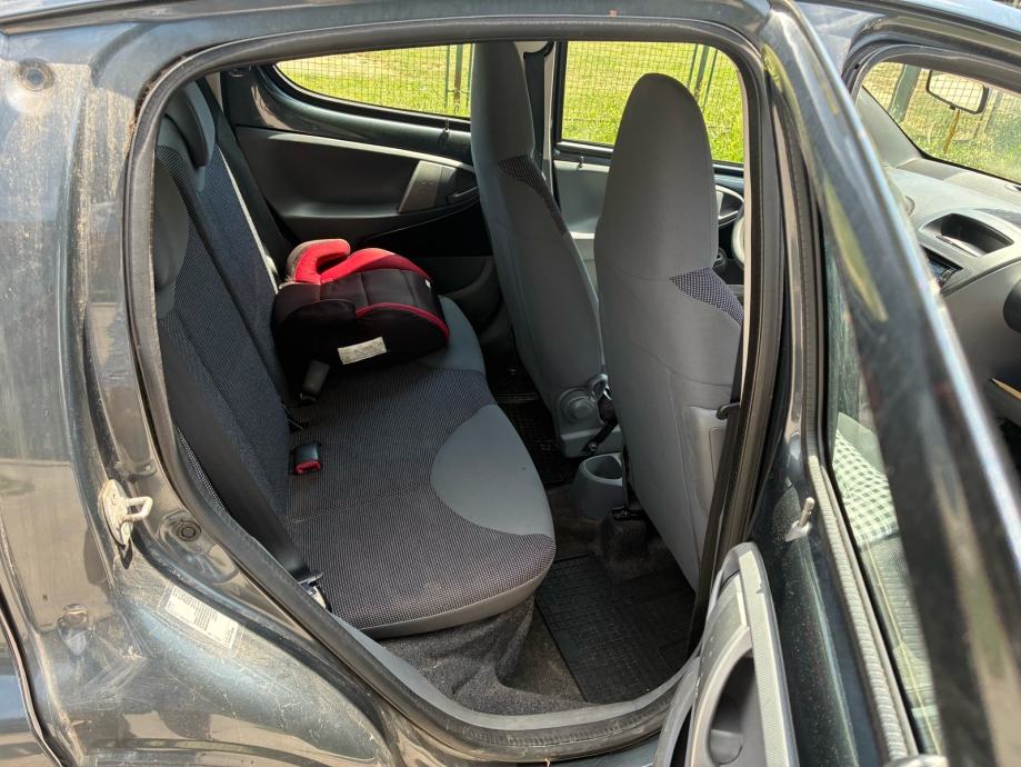 Peugeot 107, 1.0 benzin, 2008., 110.000 km, 5 vrata, reg. do 12.2026., fotografija 6