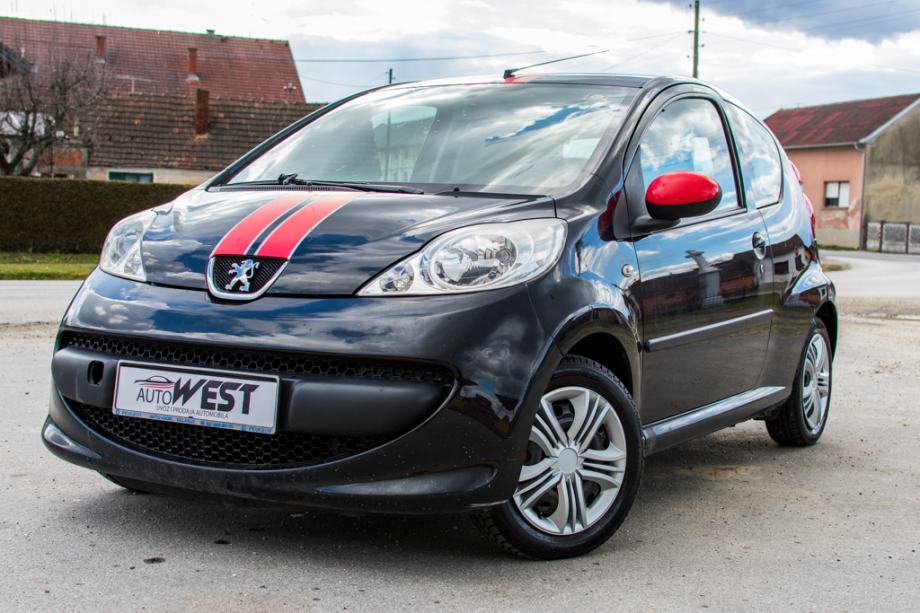 peugeot-107-1-0-red-stripes-jedinstven-u-hr-2007-god