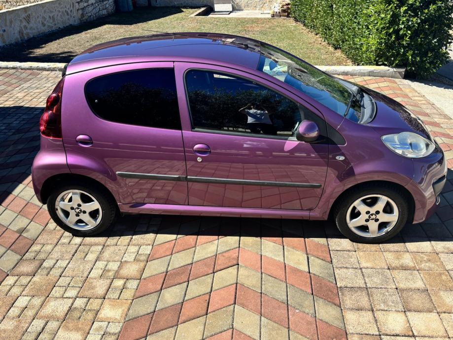 Peugeot 107 SERVISNA!!!REG.GODINU DANA, fotografija 4