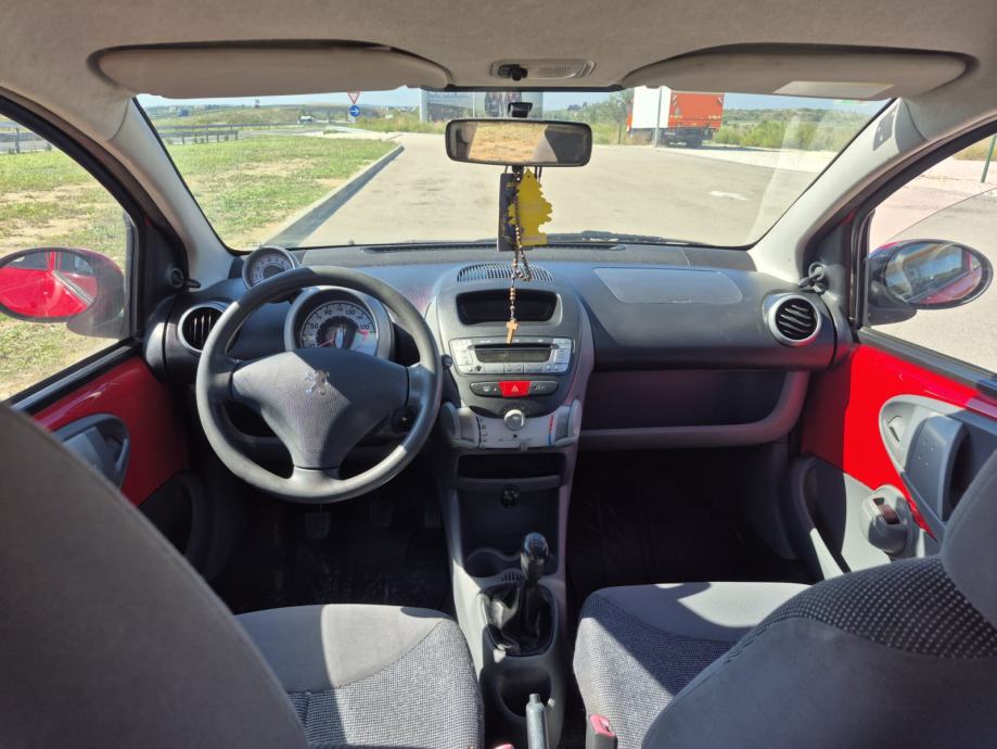Peugeot 107 1,0, fotografija 10