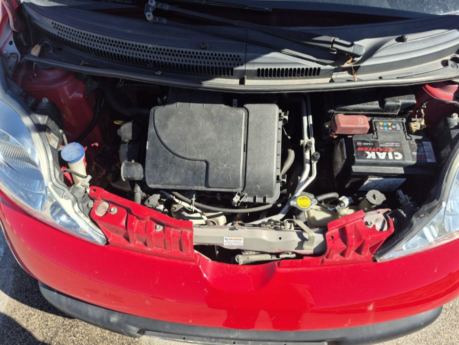 Peugeot 107 1,0, fotografija 9