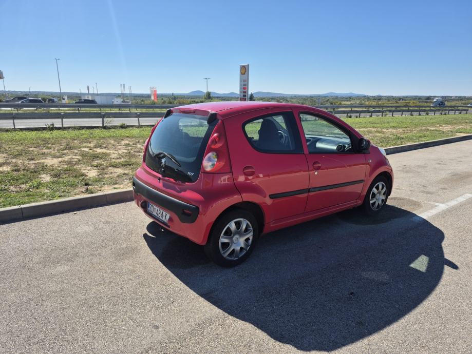 Peugeot 107 1,0, fotografija 6