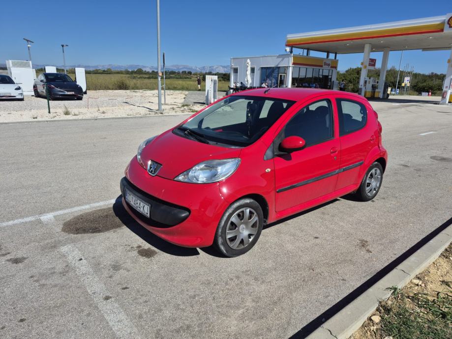 Peugeot 107 1,0, fotografija 4