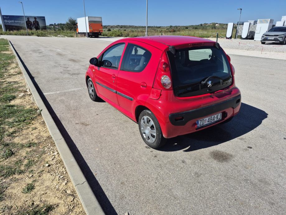 Peugeot 107 1,0, fotografija 7