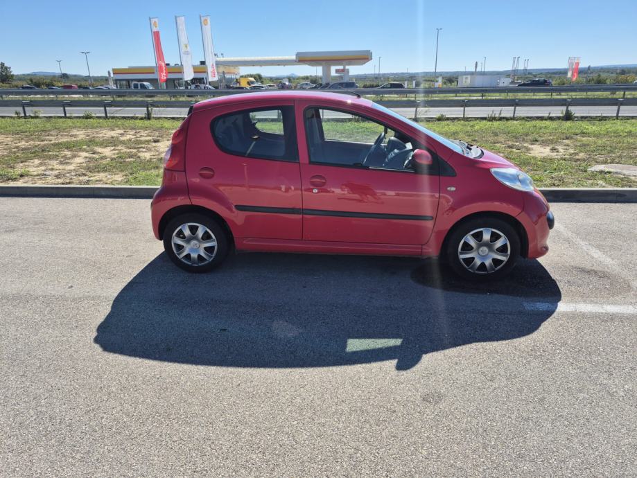 Peugeot 107 1,0, fotografija 5