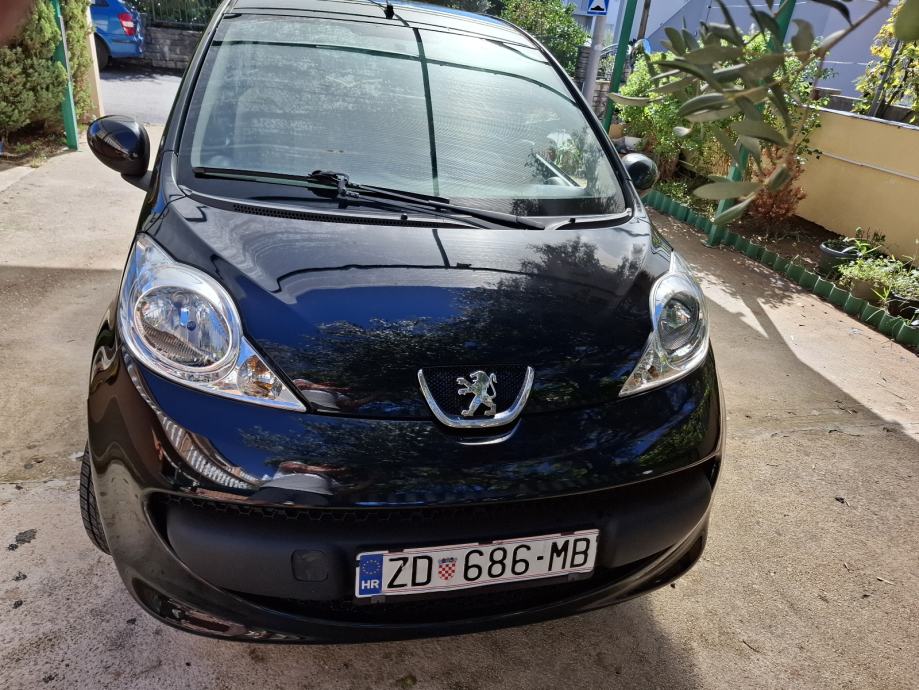Peugeot 107 1,0 klima, fotografija 2