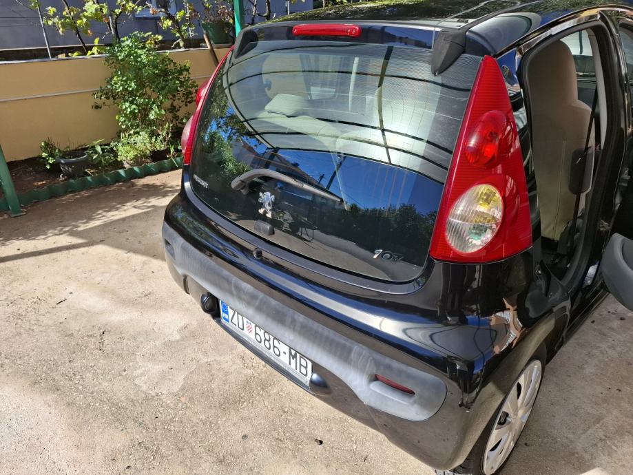 Peugeot 107 1,0 klima, fotografija 3