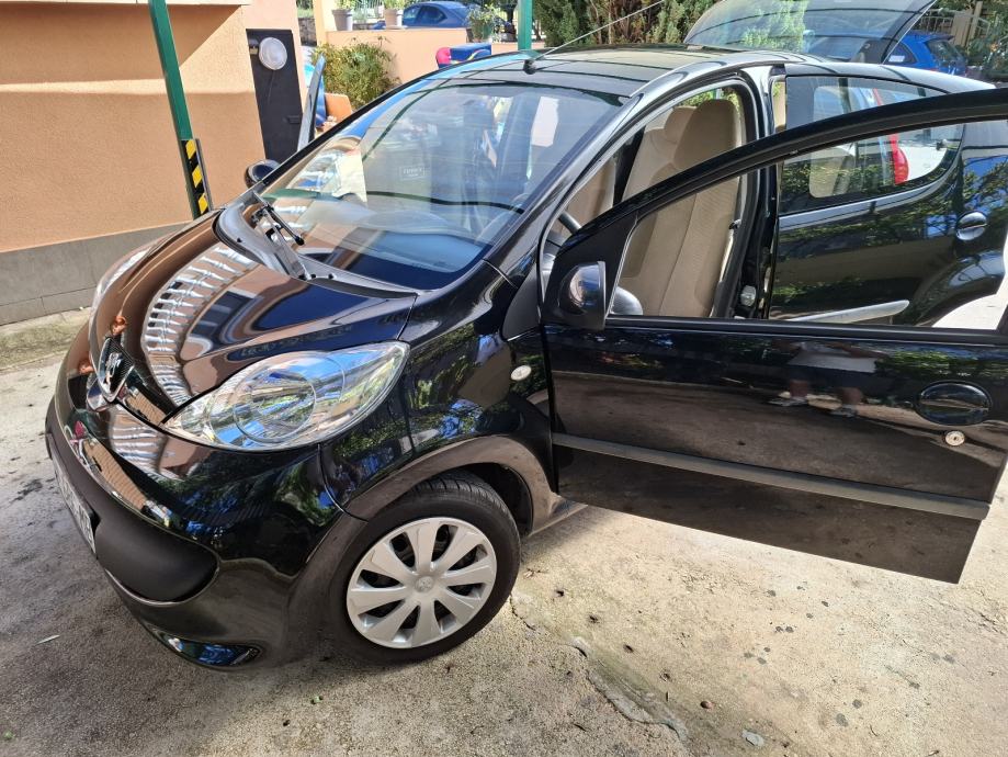 Peugeot 107 1,0 klima, fotografija 14