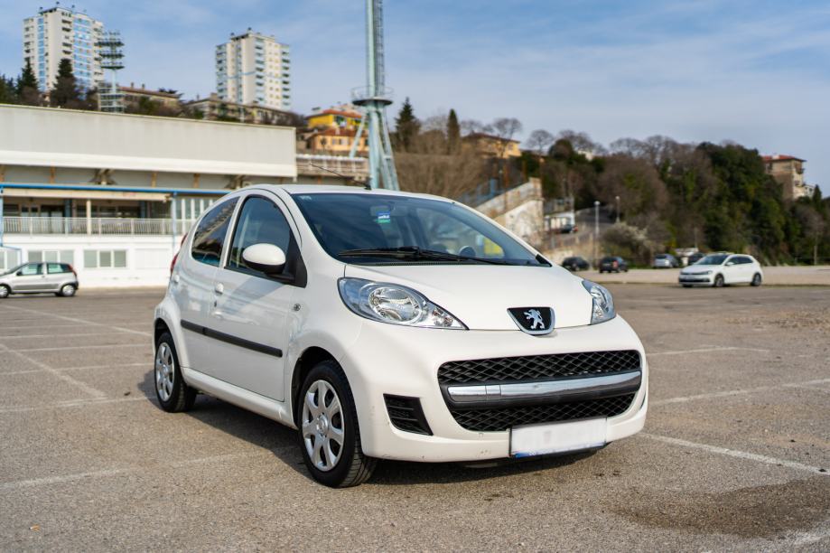 Peugeot 107 2011