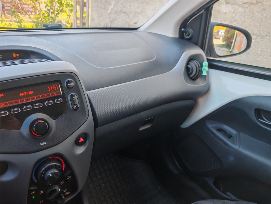 Peugeot 108 1,0 VTi, fotografija 14