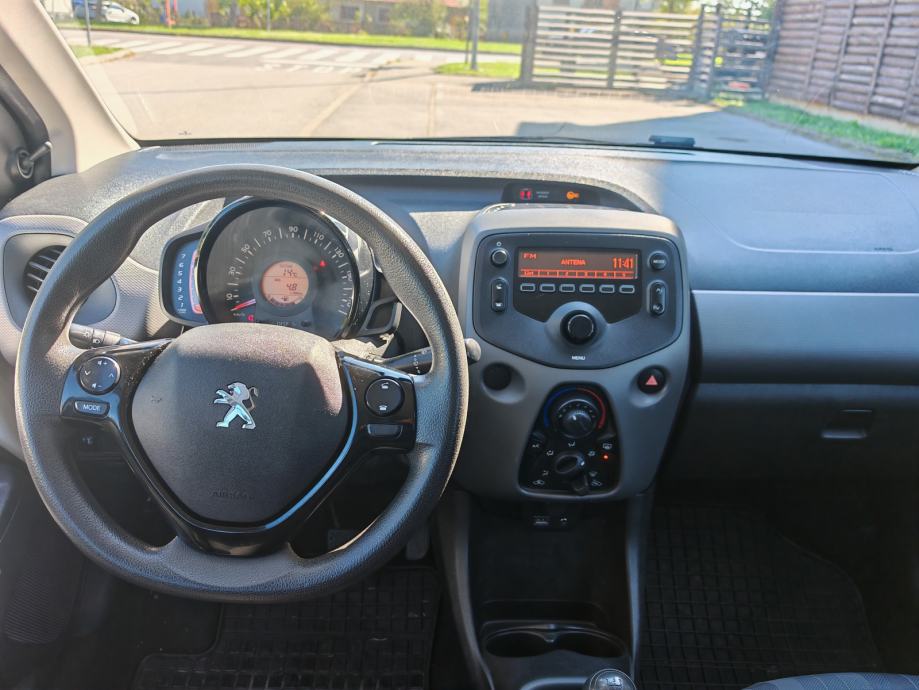 Peugeot 108 1,0 VTi, fotografija 9