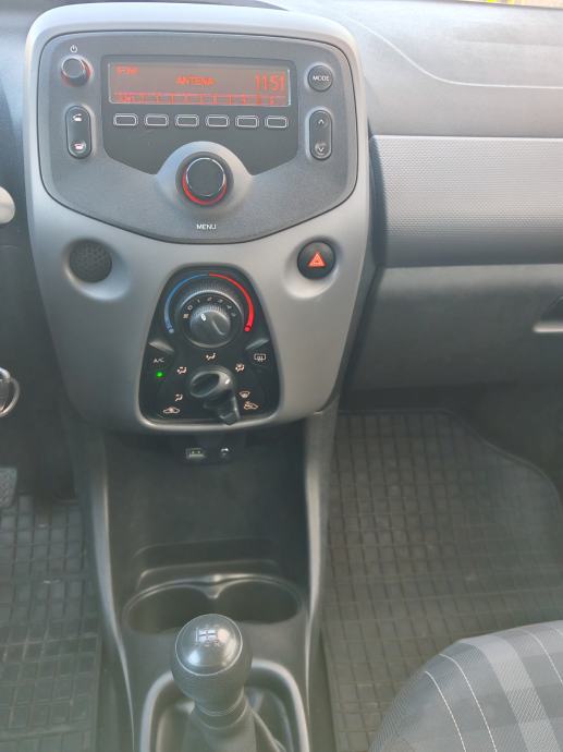 Peugeot 108 1,0 VTi, fotografija 13