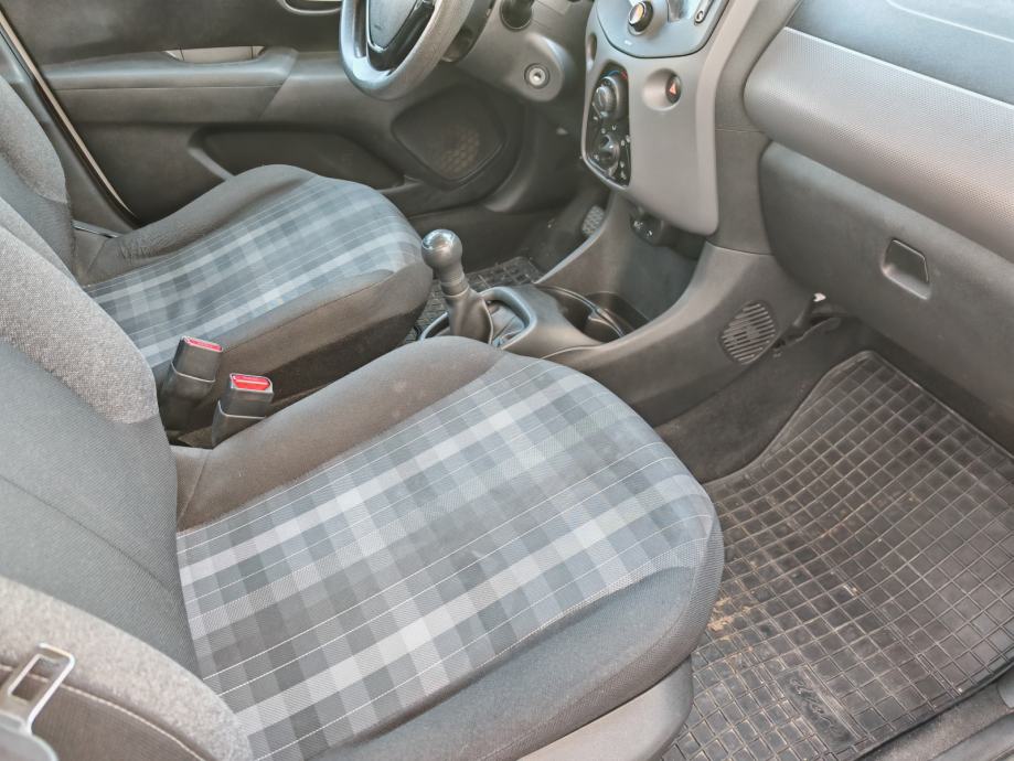 Peugeot 108 1,0 VTi, fotografija 15