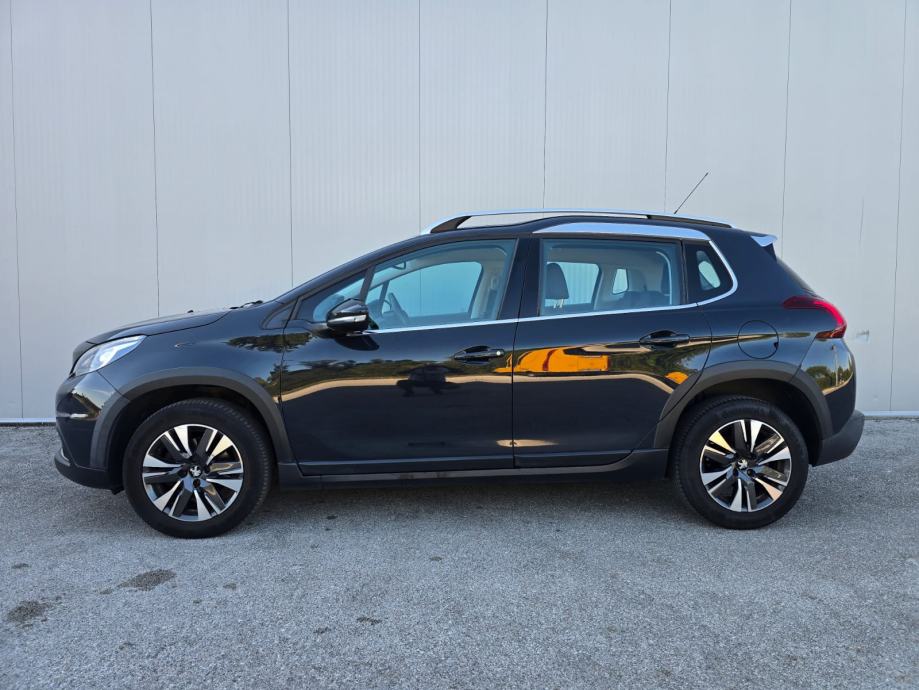 Peugeot 2008 1,2 110 KS Allure, Veliki Servis, Prvi vlasnik, Jamstvo!, fotografija 9