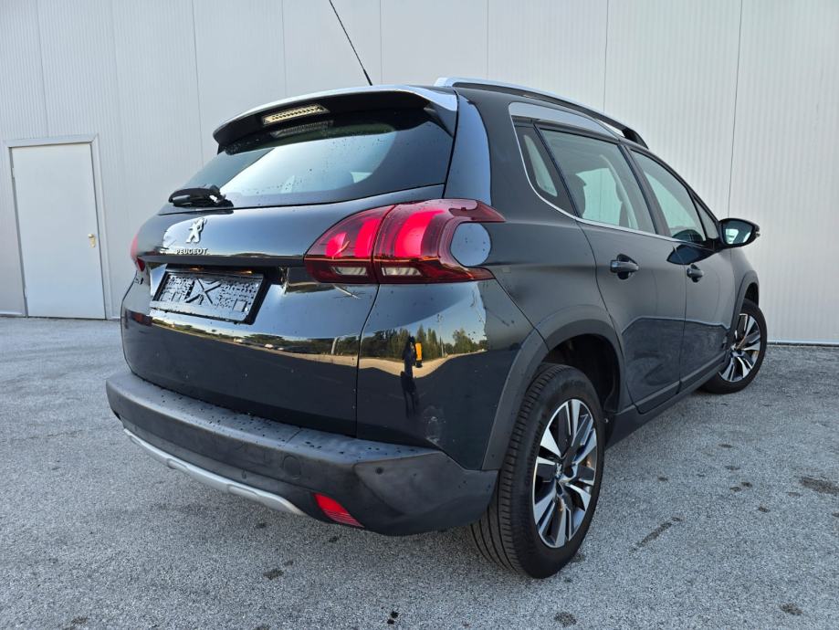Peugeot 2008 1,2 110 KS Allure, Veliki Servis, Prvi vlasnik, Jamstvo!, fotografija 8